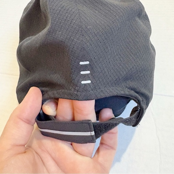Lululemon Fast and Free Run Hat Lightweight Reflectors Adjustable Running Sun - Picture 10 of 15